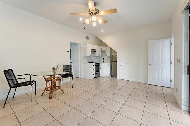 Building Photo - 352 Swansea Ct