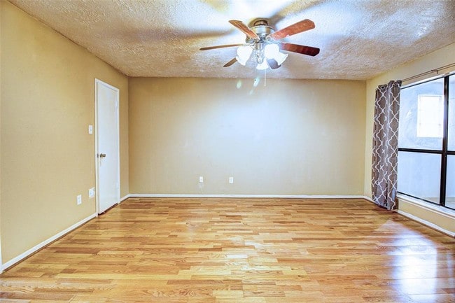 Building Photo - 6615 Briar Terrace Dr
