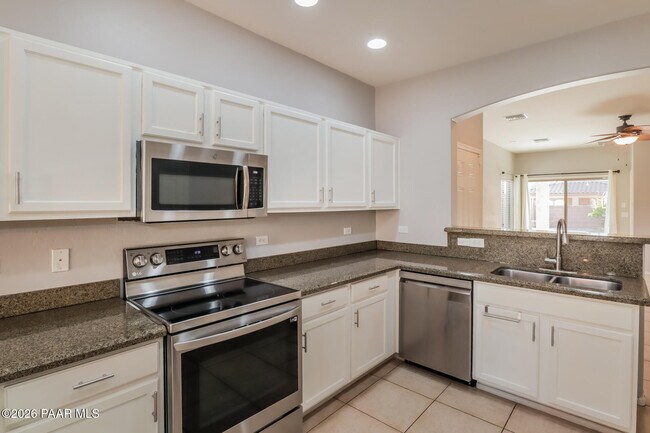 Building Photo - 7570 E Majestic Palm Ln