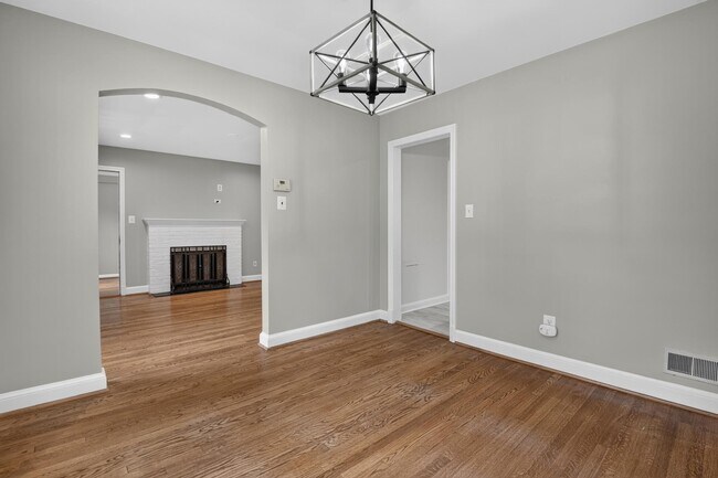 Building Photo - 9315 Linden Ave