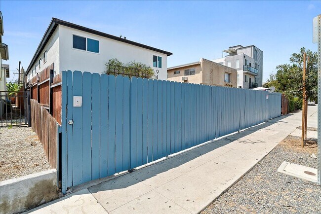 Building Photo - 941 Normandie Ave