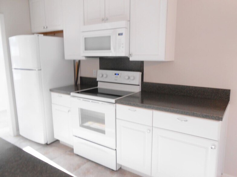 Building Photo - 199 Tall Pines Rd