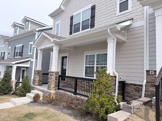 Building Photo - Spacious Townhome in The Springs of North Asheville