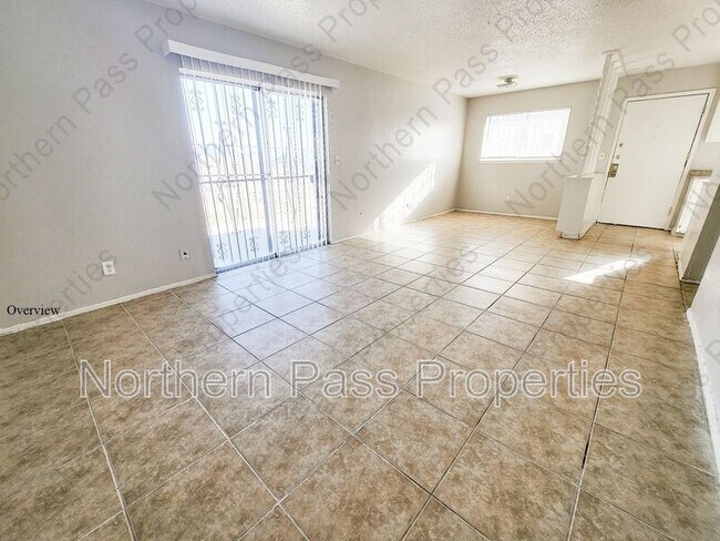 Building Photo - 5233 Carousel Dr
