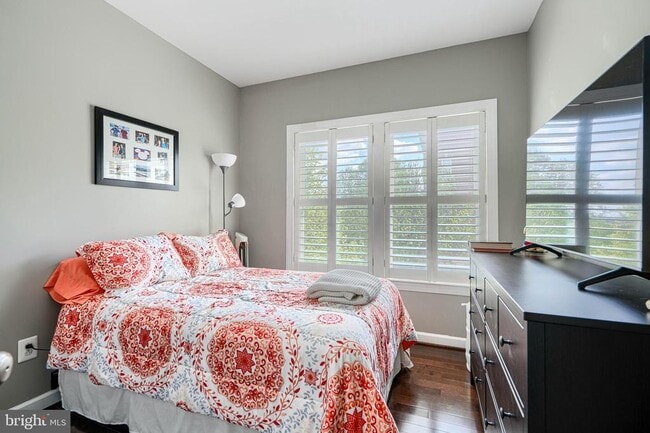 Building Photo - 432 Grand St