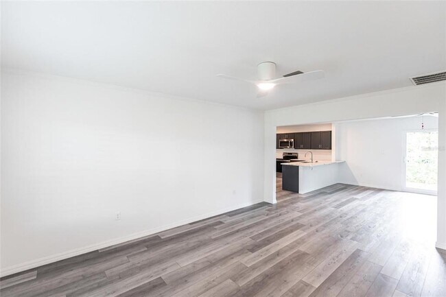 Building Photo - 326 W Grace St