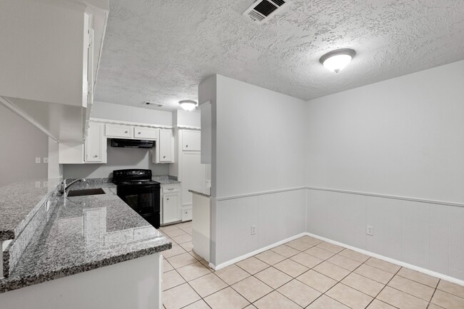 Building Photo - 9623 Rannock Way