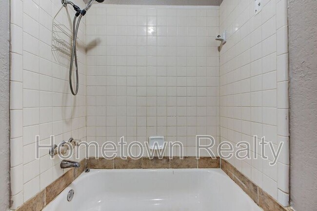 Building Photo - 310 NW 118th St
