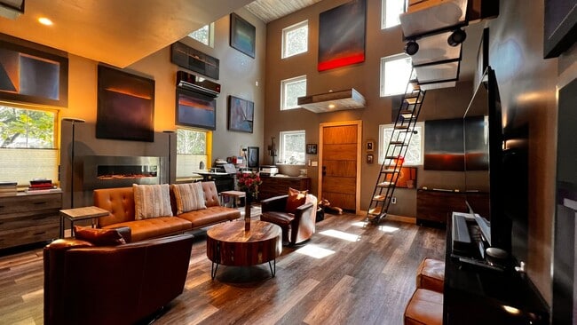 Building Photo - Contemporary Napa Loft Retreat