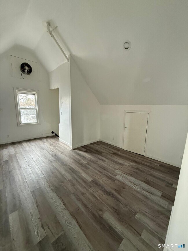 Building Photo - 87-89-89 Astoria Ave