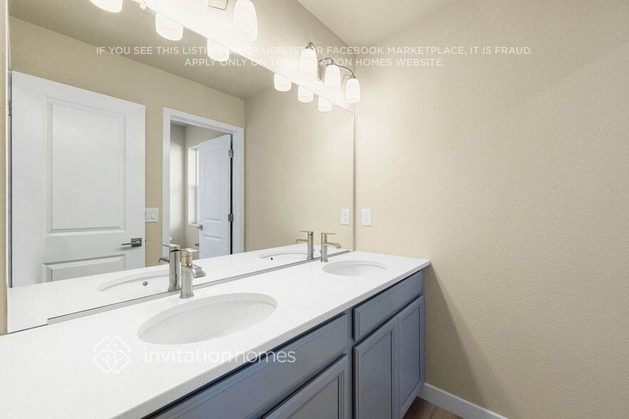 Building Photo - 11287 House Finch Ln