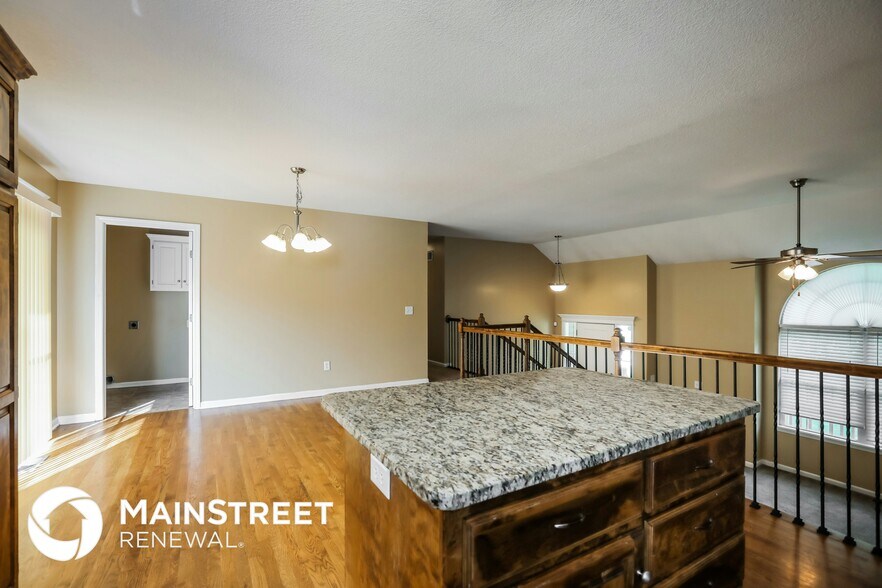 Building Photo - 16423 Richmond Ct