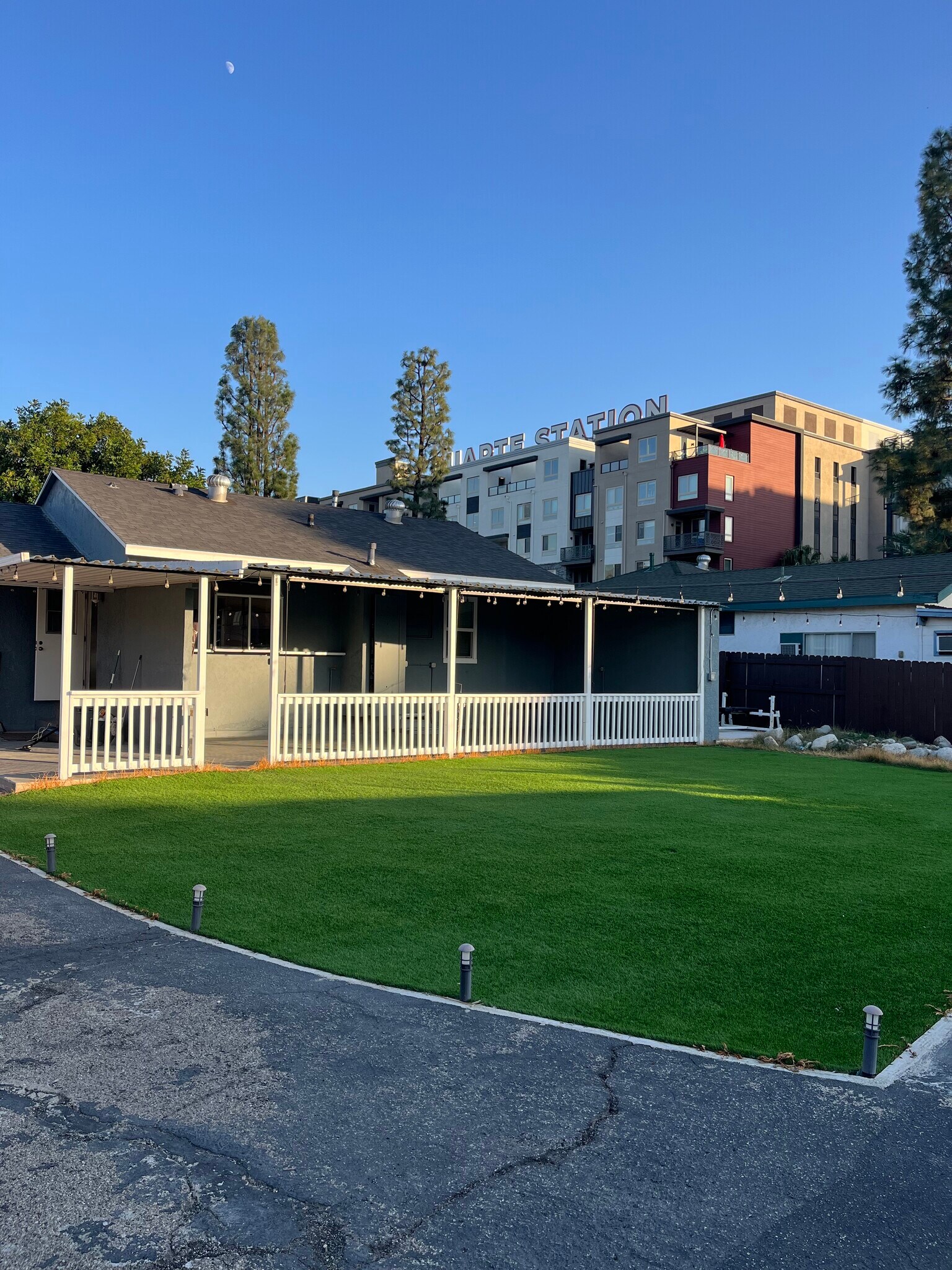 Building Photo - 1609 Denning Ave