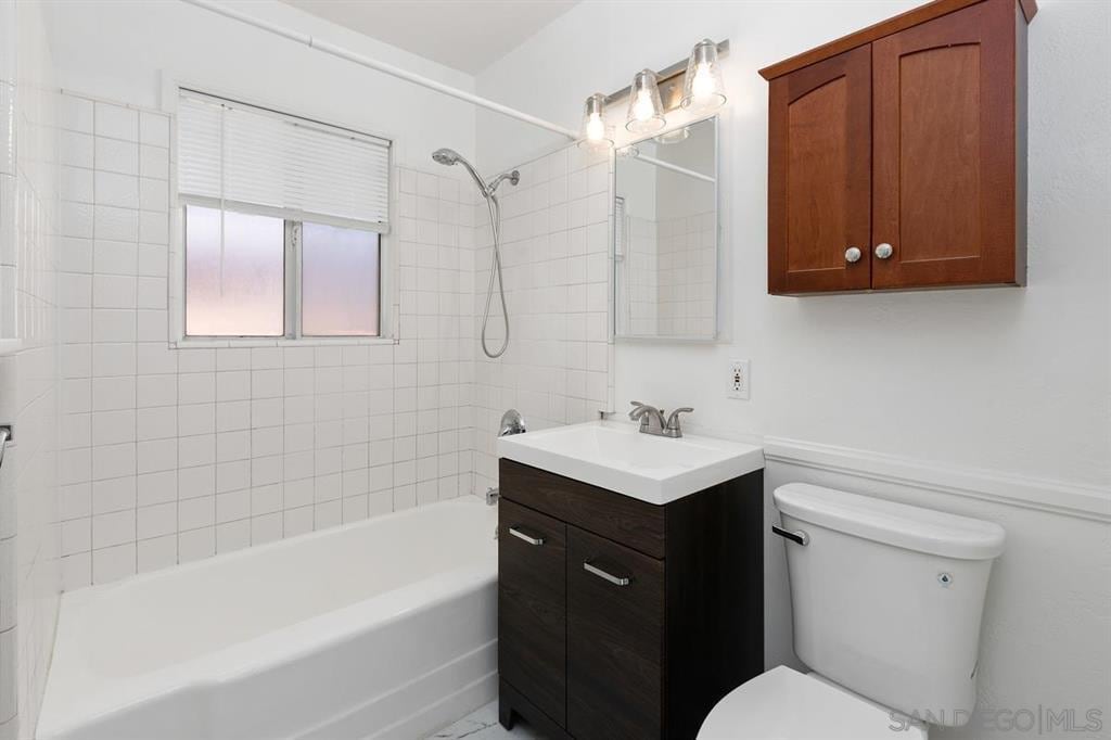 Building Photo - 4330 Quince St