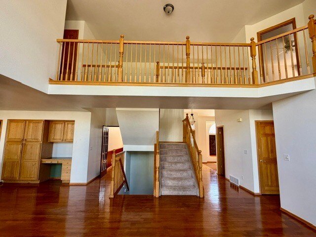 Building Photo - 1112 Meadow Oaks Dr
