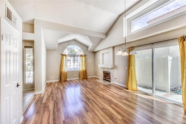 Building Photo - 4 bed 3 bath, Renovated SFR in Laguna Niguel