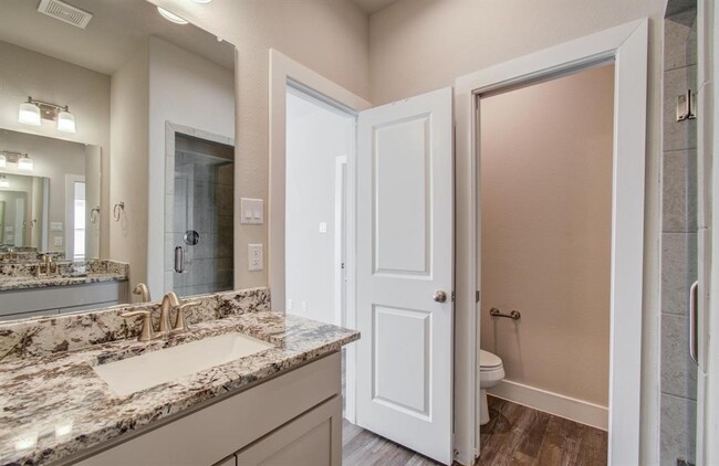 Building Photo - 1741 Cove Cres Ct
