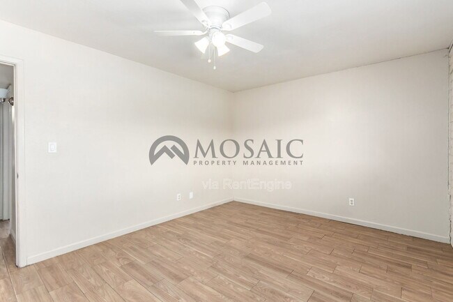 Building Photo - 1204 S McClintock Dr