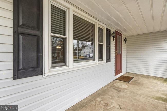 Building Photo - 9117 Smith Ave