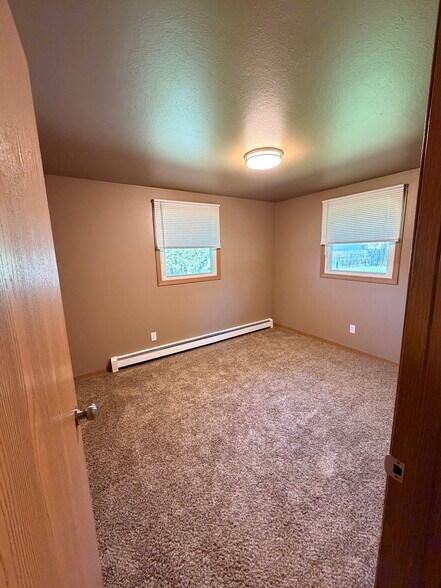 Building Photo - 2074 Marlee Ln