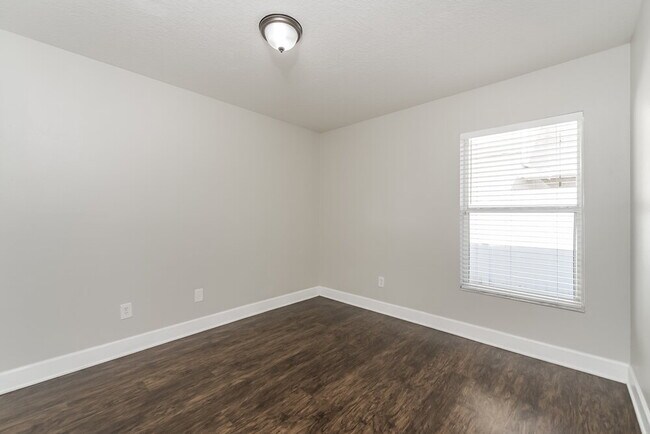 Building Photo - 2774 Eagle Canyon Dr S