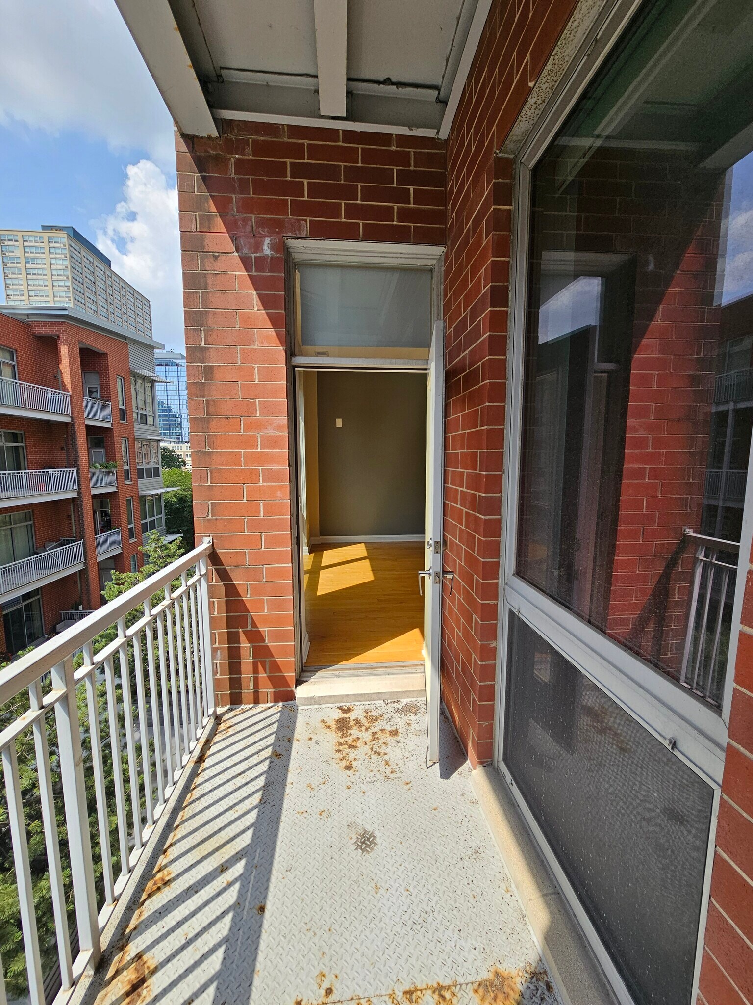 Building Photo - 2025 S Indiana Ave