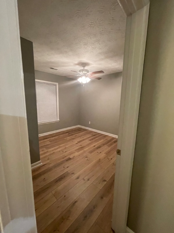 Building Photo - 160 Red Hawk Dr