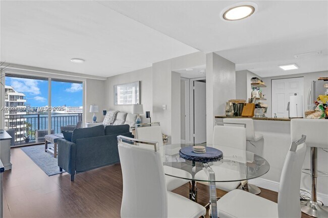 Building Photo - 770 Claughton Island Dr