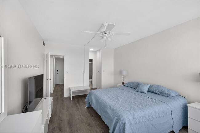 Building Photo - 7441 Wayne Ave