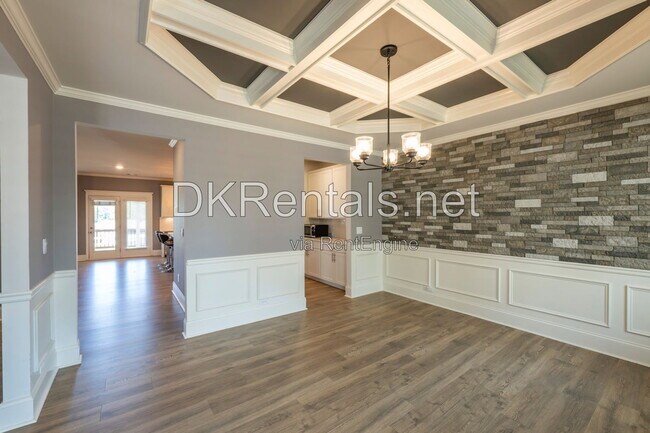 Building Photo - 7095 Evening Dew Dr