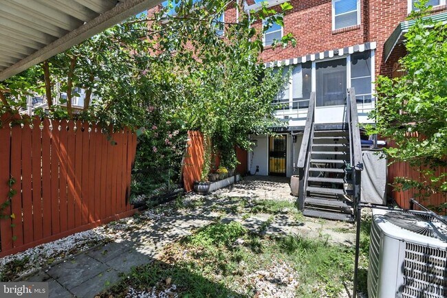 Building Photo - 1373 Adams St NE