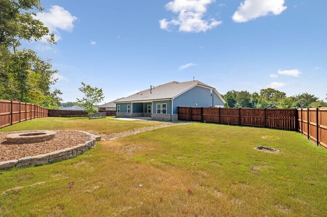 Building Photo - Nolensville home in the highly sought-afte...