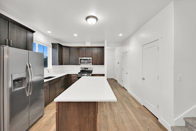 Building Photo - 2147 Kimber Ln