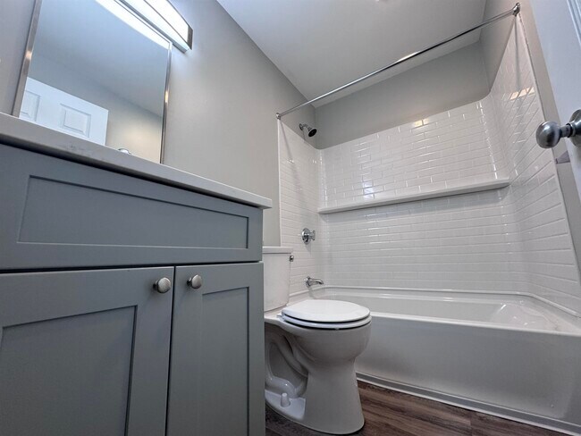 Building Photo - 379 Huse Rd