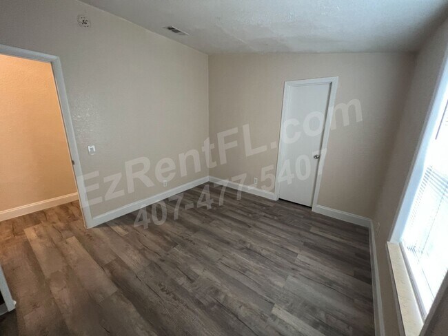 Building Photo - Newly renovated 4-bedroom, 2-bathroom home...