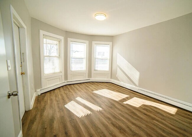 Building Photo - 105 23rd Ave