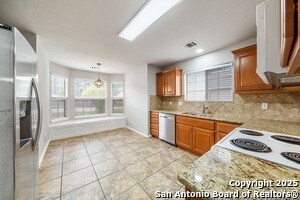 Building Photo - 6243 Broadmeadow
