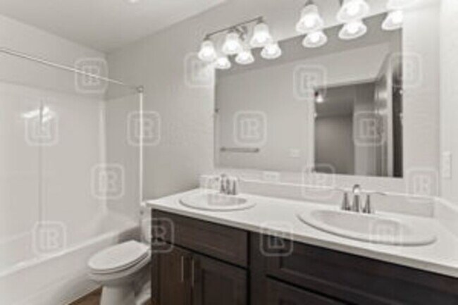 Building Photo - 307 S Grady Ln