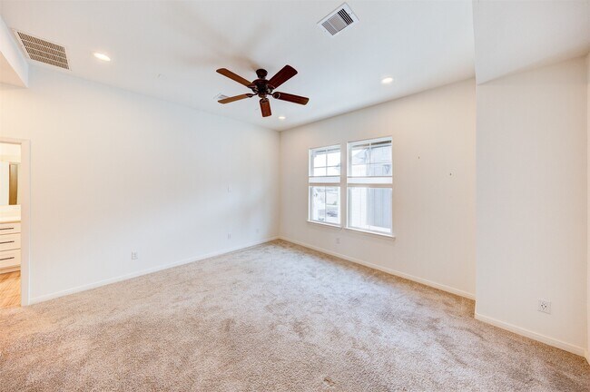 Building Photo - 1526 Ojeman Rd