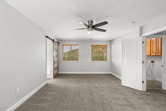 Building Photo - GORGEOUS Draper Home!
