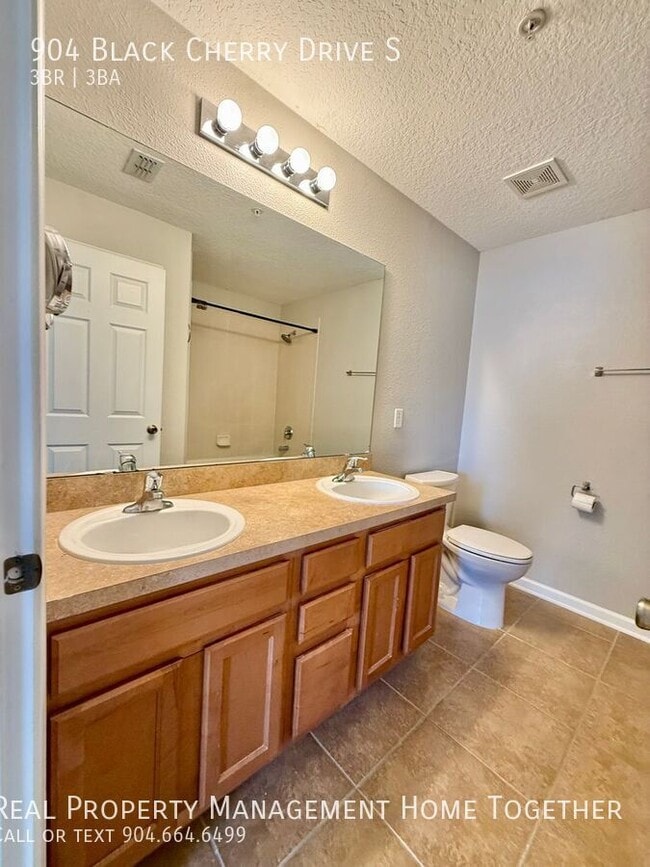 Building Photo - 904 Black Cherry Dr S