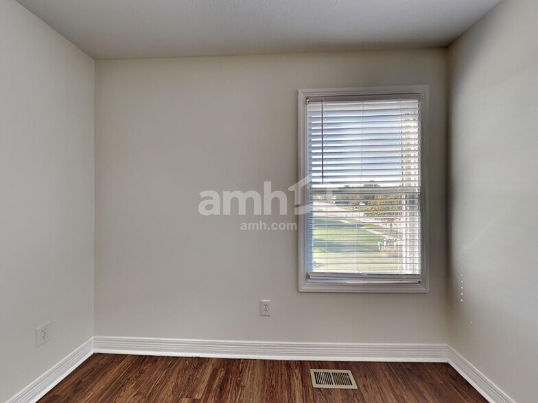 Building Photo - 302 Triple Crown Way