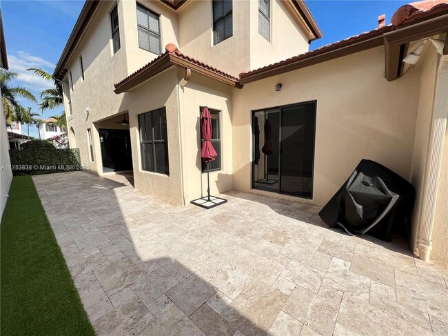 Building Photo - 8342 NW 39th Ct