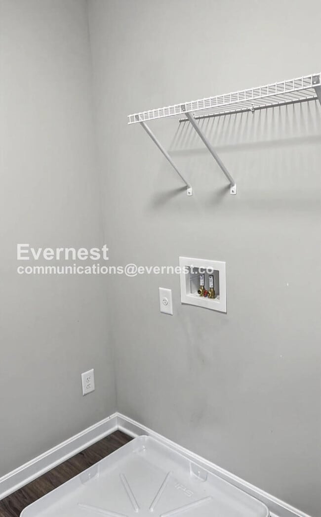 Building Photo - 6227 Kemp St