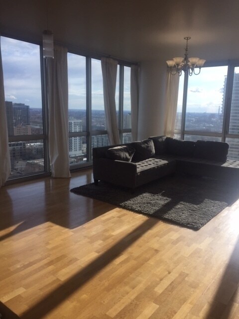 Building Photo - 1629 S Prairie Ave