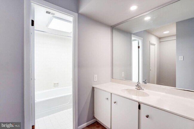 Building Photo - 1140 23rd St NW