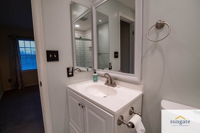 Building Photo - 1016 Arborwood Pl