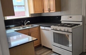 Building Photo - 749 Westwood Dr