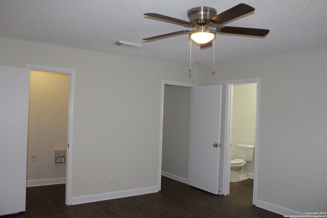 Building Photo - 6003 Limestone Mill Dr