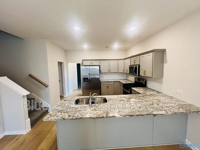 Building Photo - 16423 Demi Dr